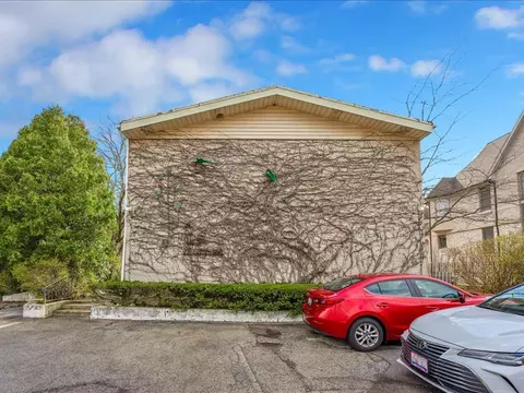 Exterior - 930 Green Bay Rd #E, Glencoe, IL 60022 photo 2 of 10