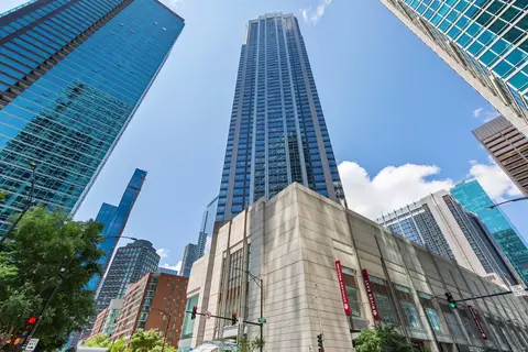 512 N Mcclurg Ct #911, Chicago, IL 60611