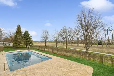 Exterior - 671 Brookside Ave, Algonquin, IL 60102 photo 6 of 10