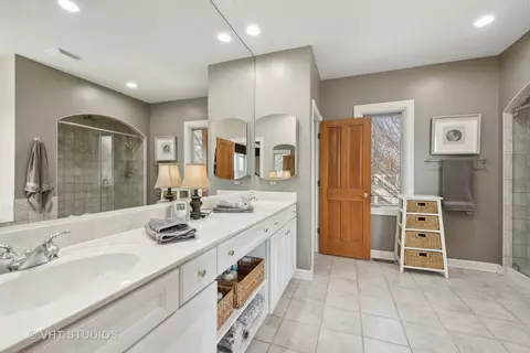 Bath - 671 Brookside Ave, Algonquin, IL 60102 photo 2 of 5