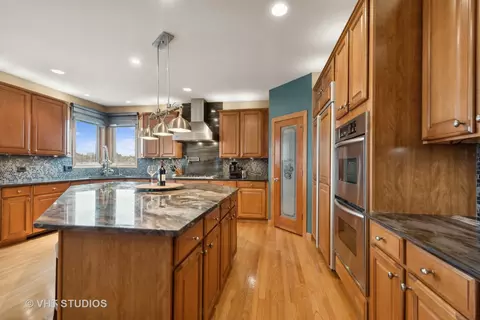 Kitchen - 671 Brookside Ave, Algonquin, IL 60102 photo 4 of 4