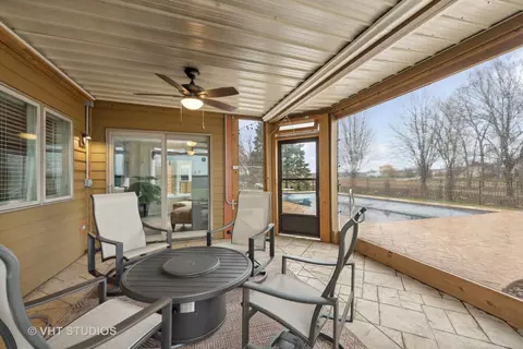Exterior - 671 Brookside Ave, Algonquin, IL 60102 photo 3 of 10