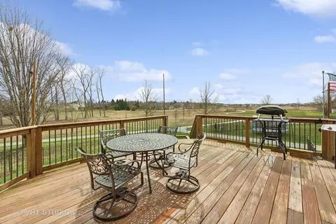 Exterior - 671 Brookside Ave, Algonquin, IL 60102 photo 2 of 10