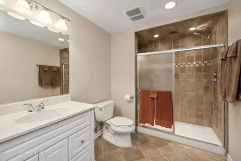Bath - 671 Brookside Ave, Algonquin, IL 60102 photo 5 of 5