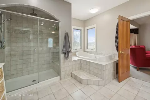Bath - 671 Brookside Ave, Algonquin, IL 60102 photo 3 of 5