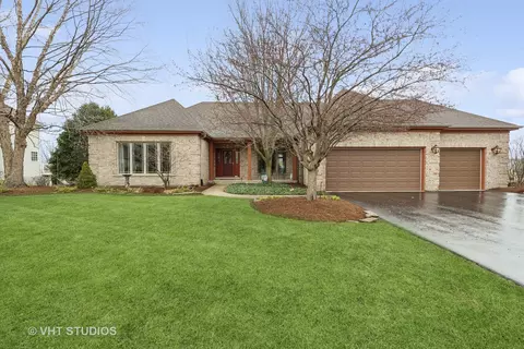 671 Brookside Ave, Algonquin, IL 60102