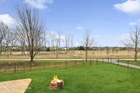 Exterior - 671 Brookside Ave, Algonquin, IL 60102 photo 9 of 10