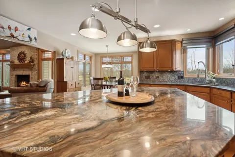 Kitchen - 671 Brookside Ave, Algonquin, IL 60102 photo 3 of 4