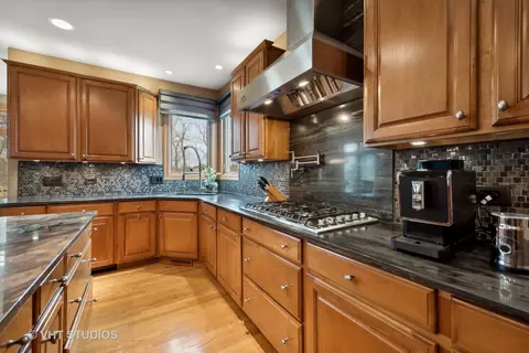 Kitchen - 671 Brookside Ave, Algonquin, IL 60102 photo 2 of 4