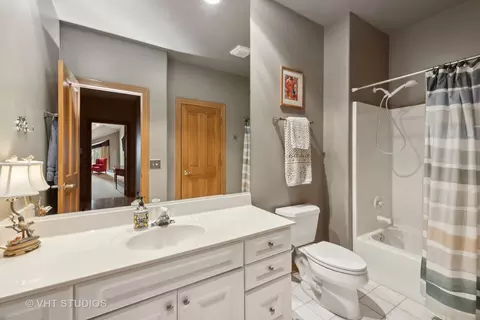 Bath - 671 Brookside Ave, Algonquin, IL 60102 photo 4 of 5