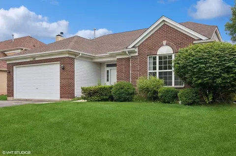 148 Ash Dr, Bolingbrook, IL 60490