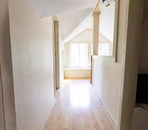 Entry Way - 360 W Illinois Ave, Aurora, IL 60506 photo 1 of 2
