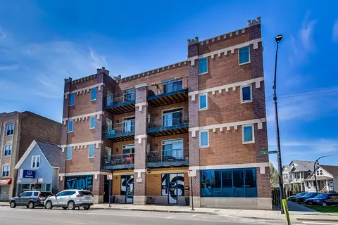 3223 N Francisco Ave #2B, Chicago, IL 60618