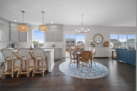 Dining - 5116 Longfield Rd, Bloomington, IL 61705 photo 4 of 8