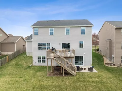 Exterior - 5116 Longfield Rd, Bloomington, IL 61705 photo 5 of 6