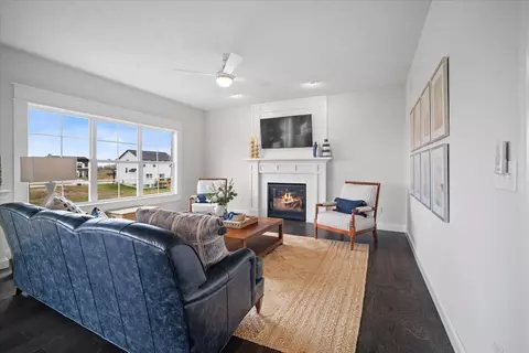 Living - 5116 Longfield Rd, Bloomington, IL 61705 photo 1 of 3