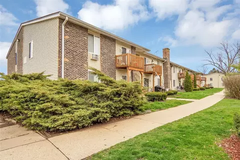 2700 Light Rd #208, Oswego, IL 60543