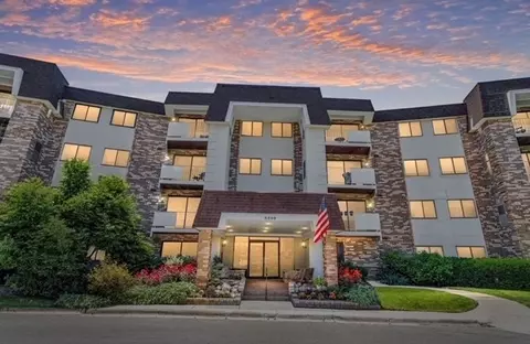 3350 N Carriageway Dr #118, Arlington Heights, IL 60004
