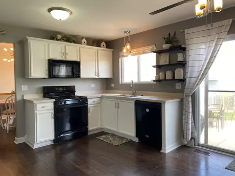 Kitchen - 5841 Timber Trl, Plainfield, IL 60586 photo 1 of 2