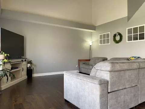 Living - 5841 Timber Trl, Plainfield, IL 60586 photo 2 of 5