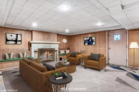 Living - 374 E Sherman Ave, Elmhurst, IL 60126 photo 8 of 8