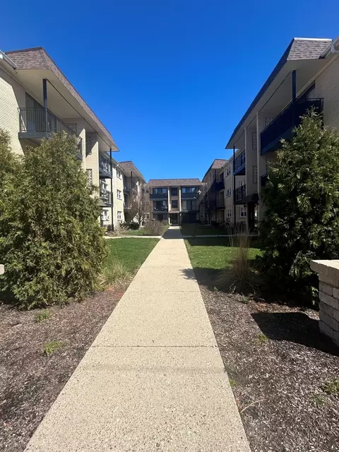 6553 N Harlem Ave #1E, Chicago, IL 60631