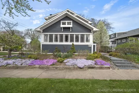 450 Phillips Ave, Glen Ellyn, IL 60137