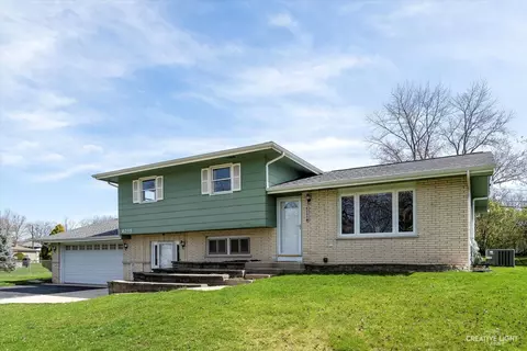 6205 Puffer Rd, Downers Grove, IL 60516