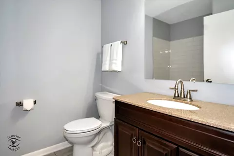 Bath - 420 S Yale Ave, Addison, IL 60101 photo 1 of 4