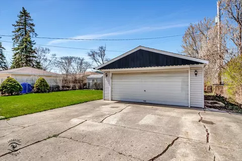 Exterior - 420 S Yale Ave, Addison, IL 60101 photo 3 of 5