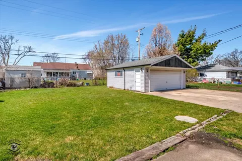 Exterior - 420 S Yale Ave, Addison, IL 60101 photo 4 of 5
