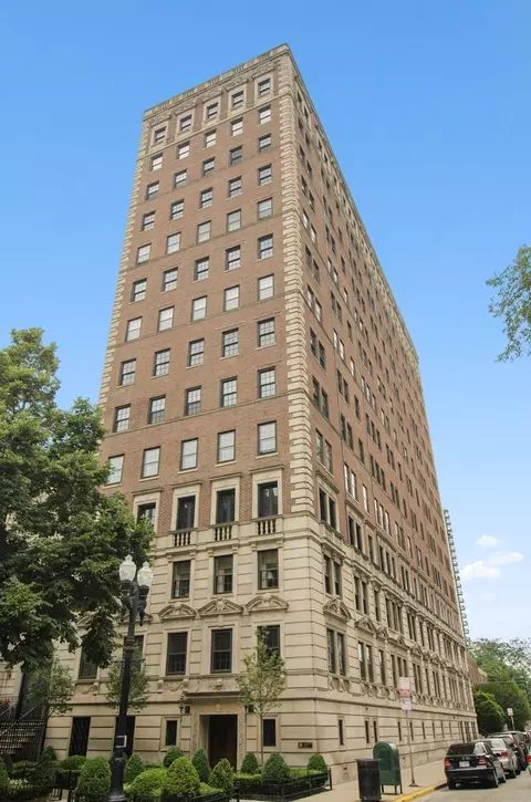 1366 N Dearborn St #13C, Chicago, IL 60610