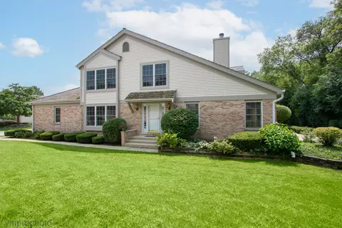 1920 W Ashbury Ln, Inverness, IL 60067