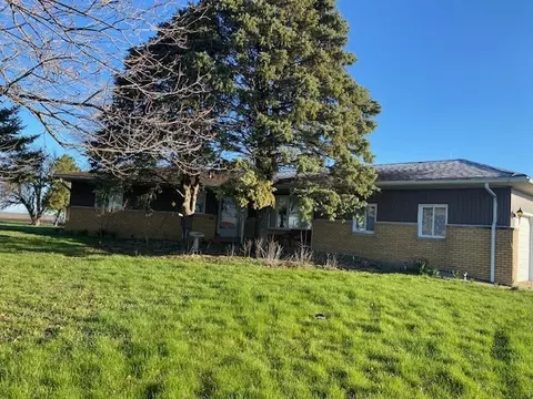 81 N 17th Rd, Lostant, IL 61334