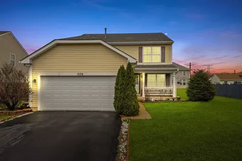 1928 W Ashbrooke Rd, Romeoville, IL 60446