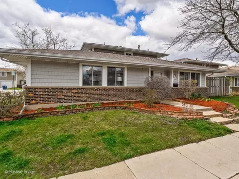 6034 Kit Carson Dr #26-1, Hanover Park, IL 60133