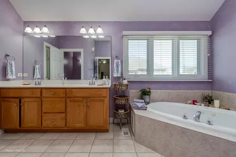 Bath - 24728 Liberty Ln, Plainfield, IL 60585 photo 4 of 4
