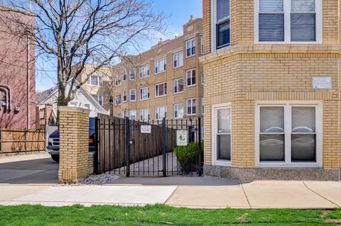 3217 N Francisco Ave #2E, Chicago, IL 60618