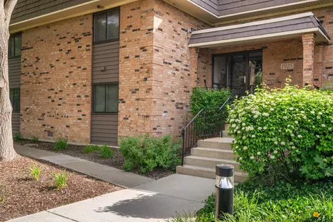 1925 Tall Oaks Dr #3704, Aurora, IL 60505