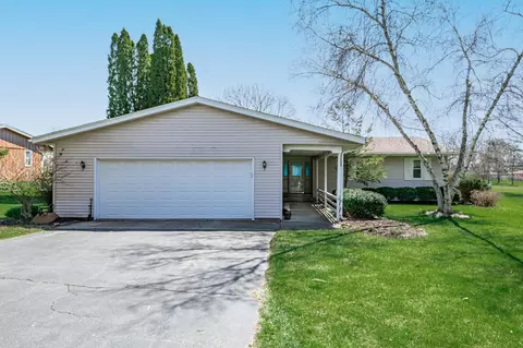 7415 Mccurry Rd, Roscoe, IL 61073