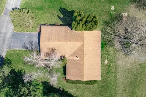 Exterior - 7415 Mccurry Rd, Roscoe, IL 61073 photo 3 of 8