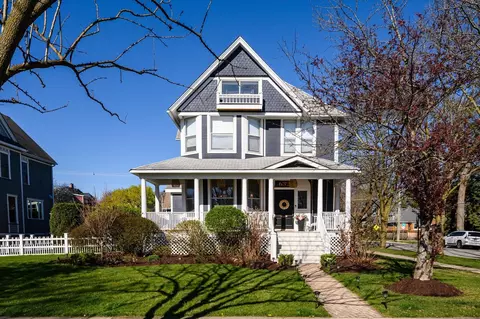 Exterior - 632 Lathrop Ave, River Forest, IL 60305 photo 2 of 13