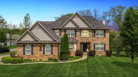 1402 E Woodberry Dr, Mahomet, IL 61853