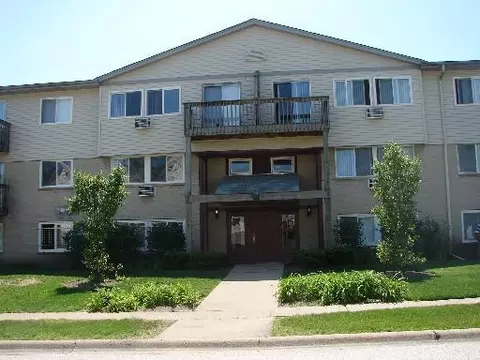 655 Deepwoods Dr #1E, Mundelein, IL 60060