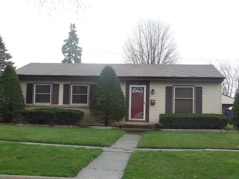 6137 Elm Ave, Loves Park, IL 61111