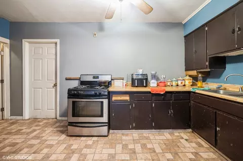 382 Silver St, Elgin, IL 60123 photo 6