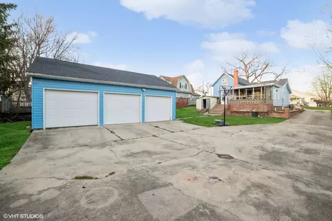 382 Silver St, Elgin, IL 60123 photo 3