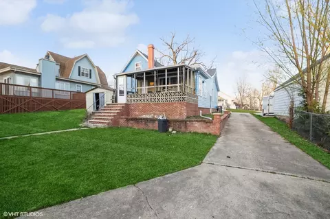 382 Silver St, Elgin, IL 60123 photo 2