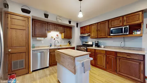 Kitchen - 6360 Peart Rd, Morris, IL 60450 photo 1 of 2