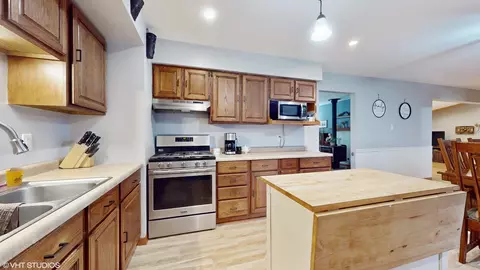 Kitchen - 6360 Peart Rd, Morris, IL 60450 photo 2 of 2